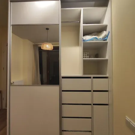 Lägenhet Modern In Shared Apartment, Balcony, Fast Wifi, Public Parking 5 Minutes Walking